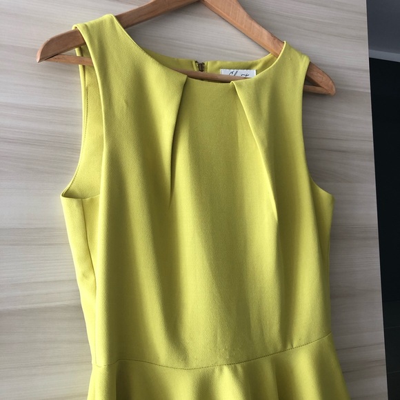 LIME GREEN DRESS - Picture 2 of 4